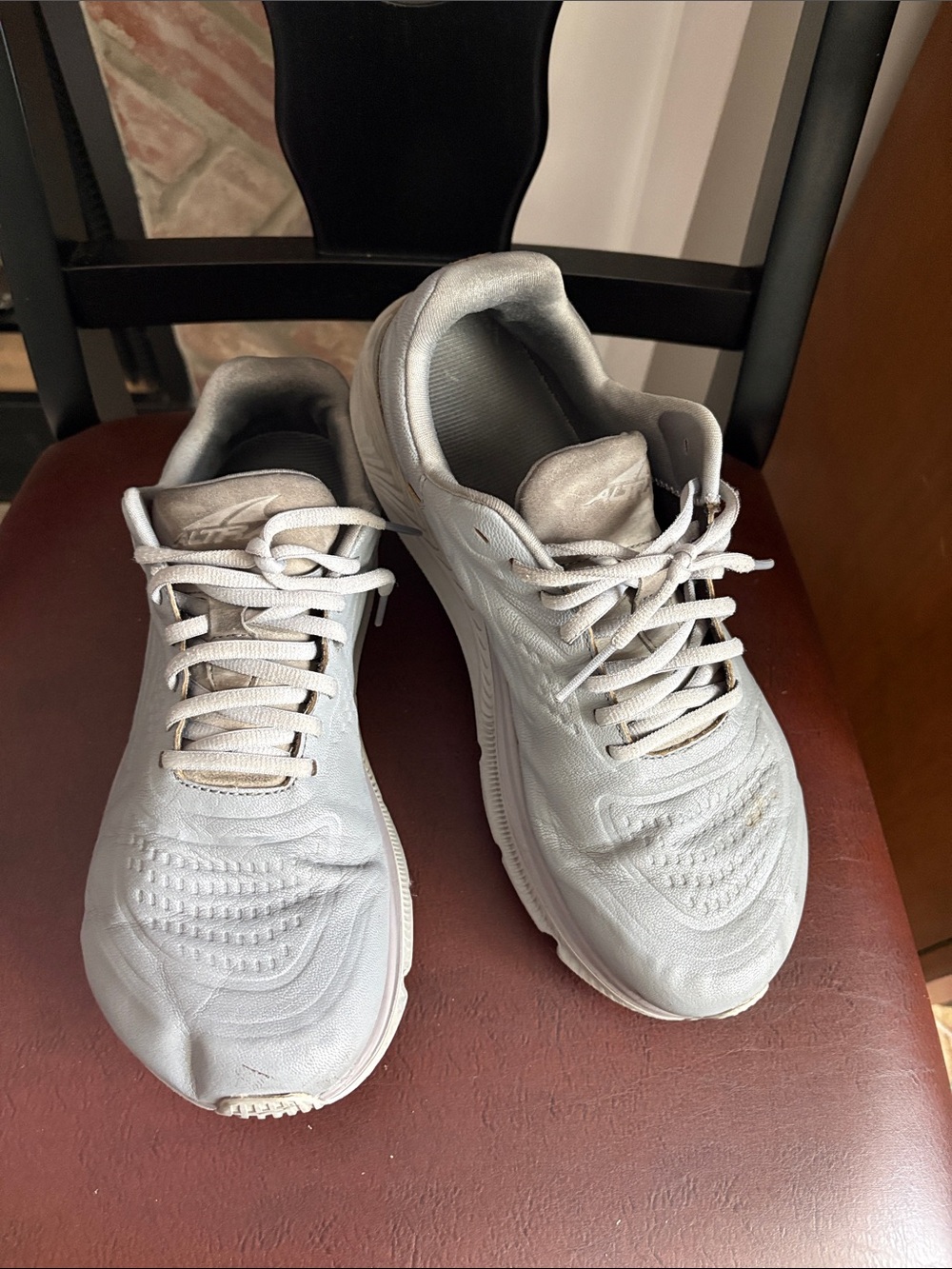 Gray Leather Altra zero drop Women’s 10.5M Athletic Sneakers